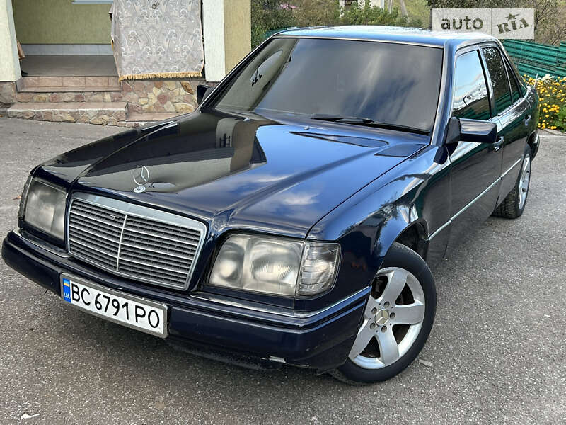 1995 mercedes-benz 220