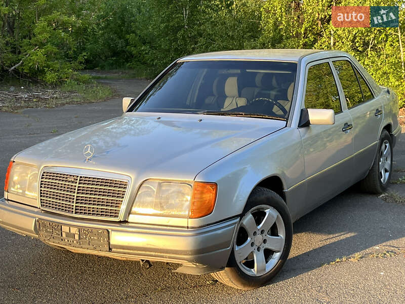 1995 mercedes-benz e 220