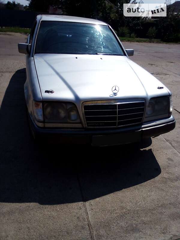 1995 mercedes-benz 220