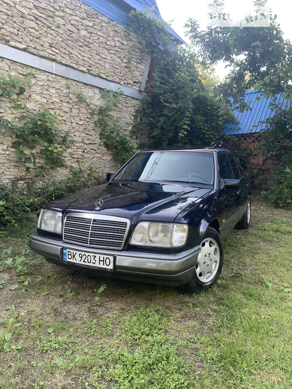 1995 mercedes-benz 220