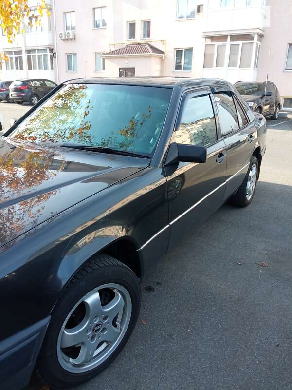 1987 mercedes-benz 300 e