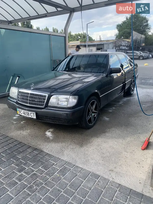 1993 mercedes-benz 300 se