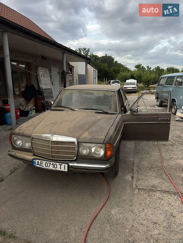 1980 mercedes-benz 200