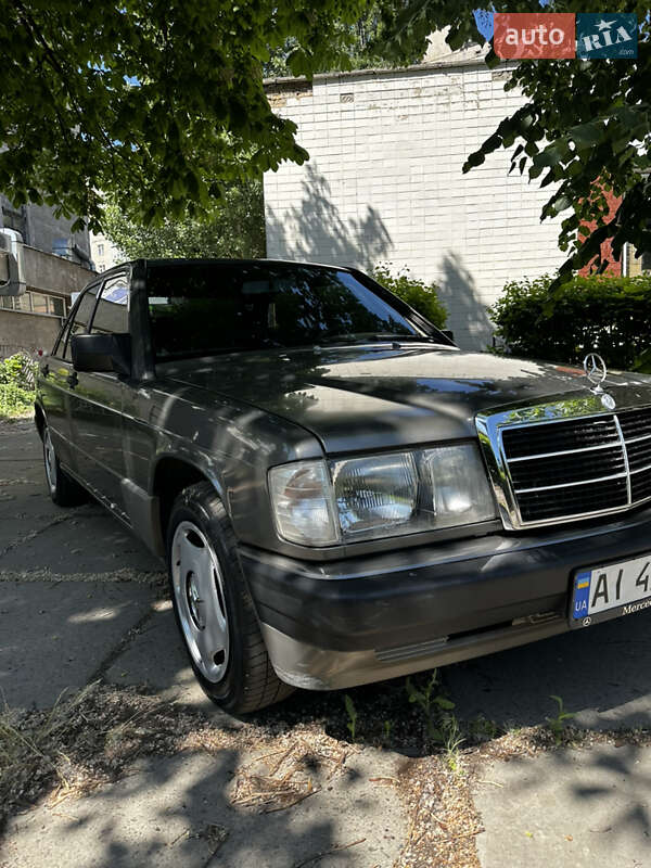 1990 mercedes-benz 190