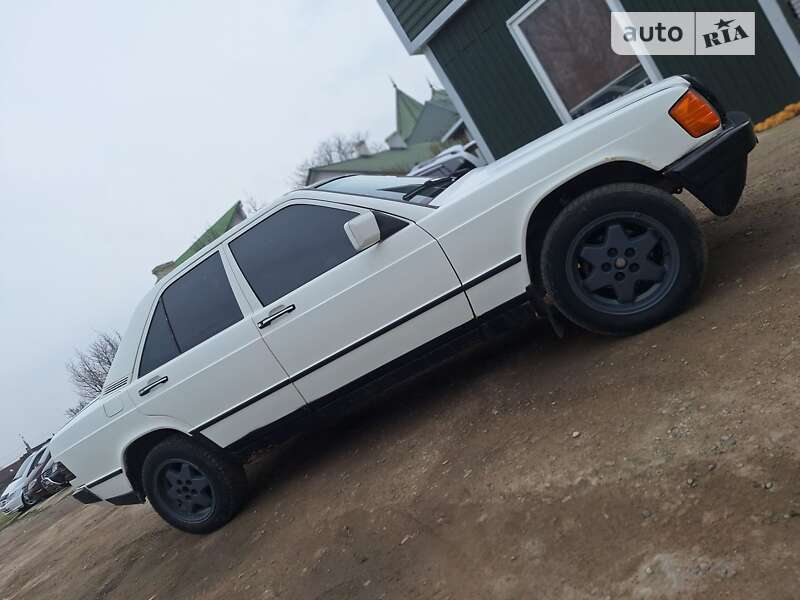 1984 mercedes-benz 200