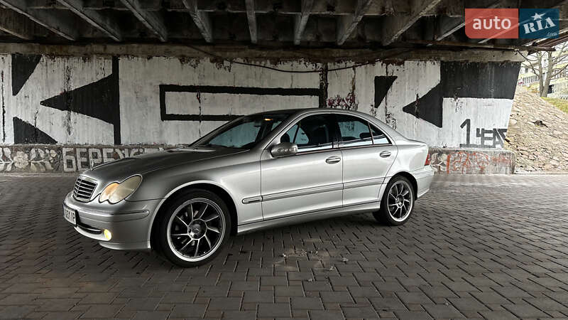 2003 mercedes-benz c 200