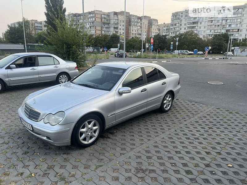 2002 mercedes-benz 220 cdi