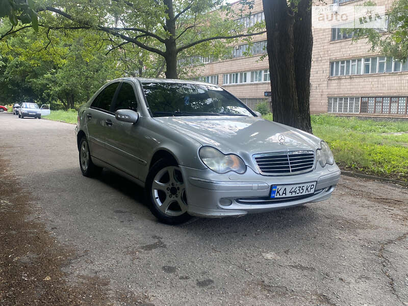 2003 mercedes-benz c 220