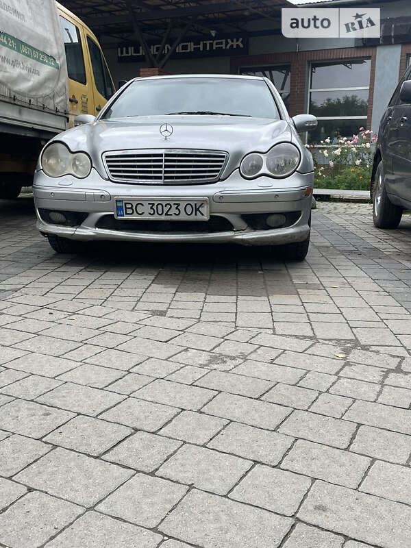 2002 mercedes-benz c 220