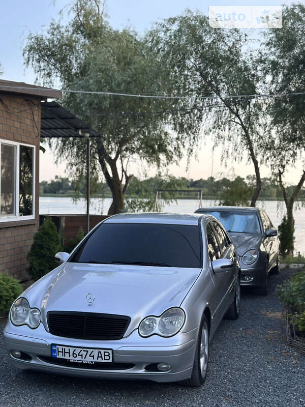 2003 mercedes-benz c 200