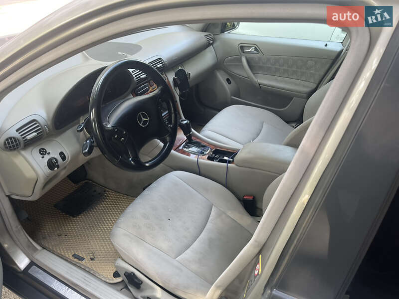 2004 mercedes-benz c 200