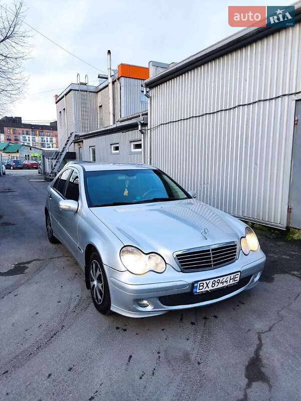 2004 mercedes-benz c 200