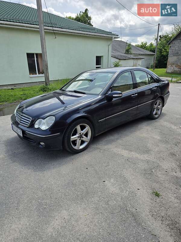 2004 mercedes-benz c 220