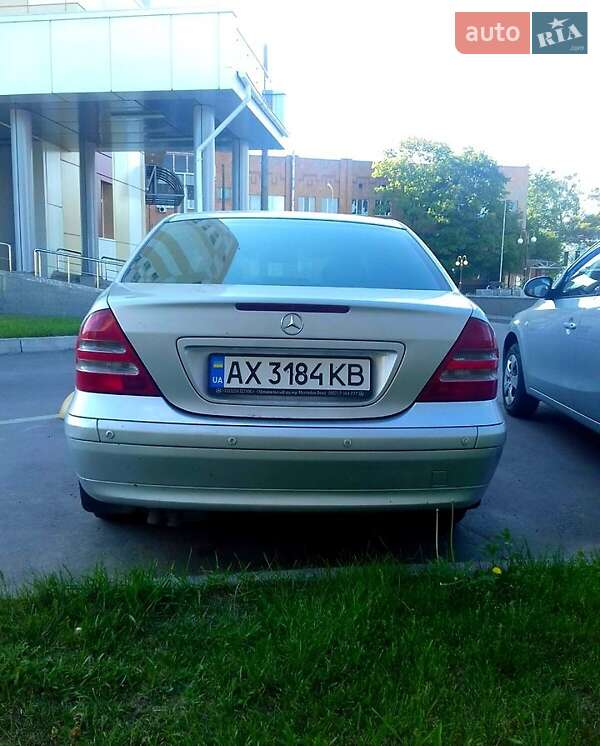2004 mercedes-benz c-200