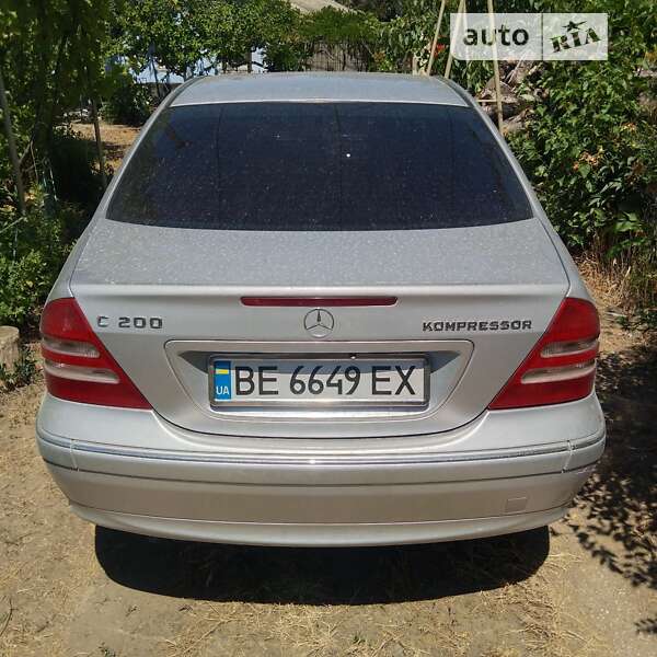 2001 mercedes-benz c 200