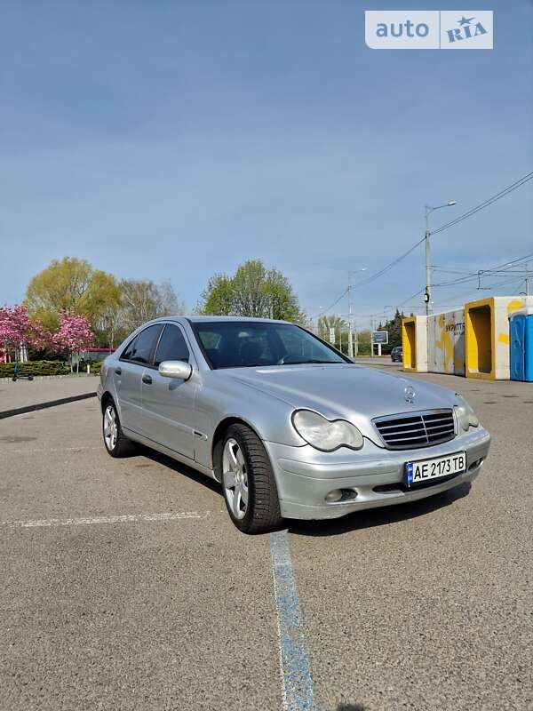 2001 mercedes-benz c 200