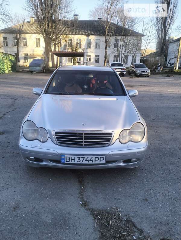 2001 mercedes-benz c 200