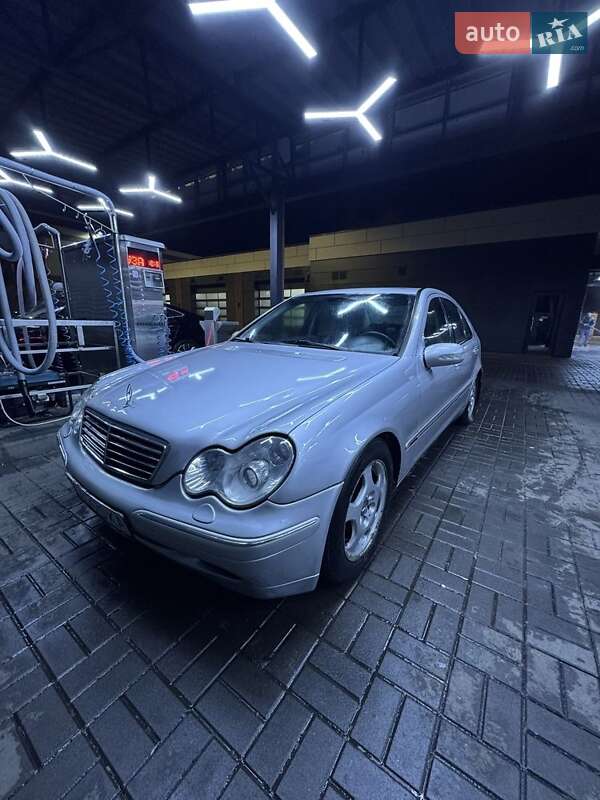 2001 mercedes-benz c 200