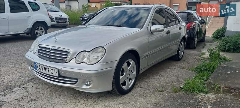 2004 mercedes-benz c-180