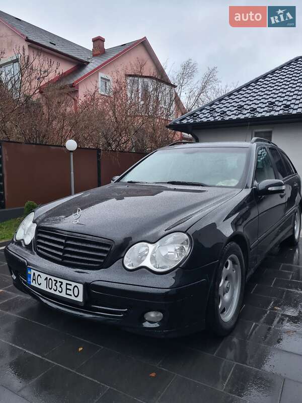 2005 mercedes-benz c 220