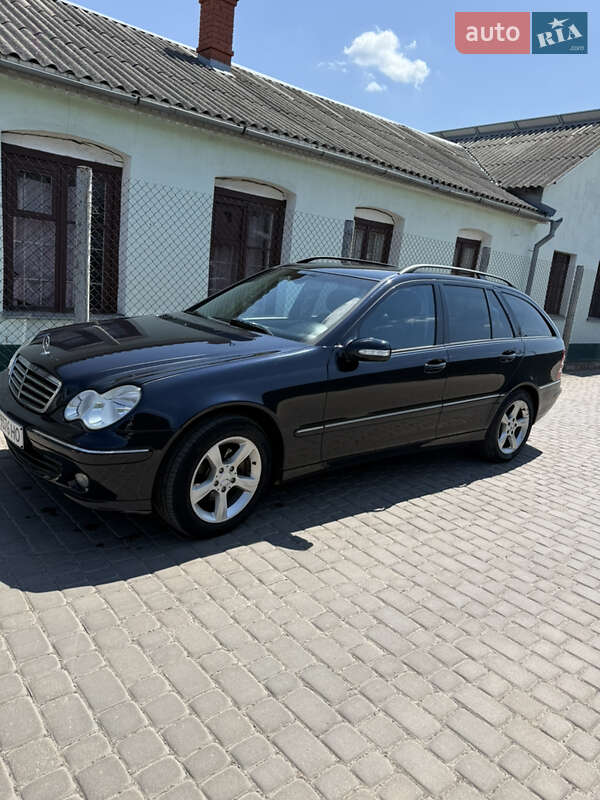 2005 mercedes-benz c-220