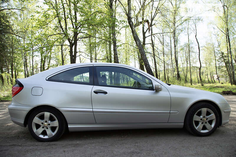 2003 mercedes-benz c-200