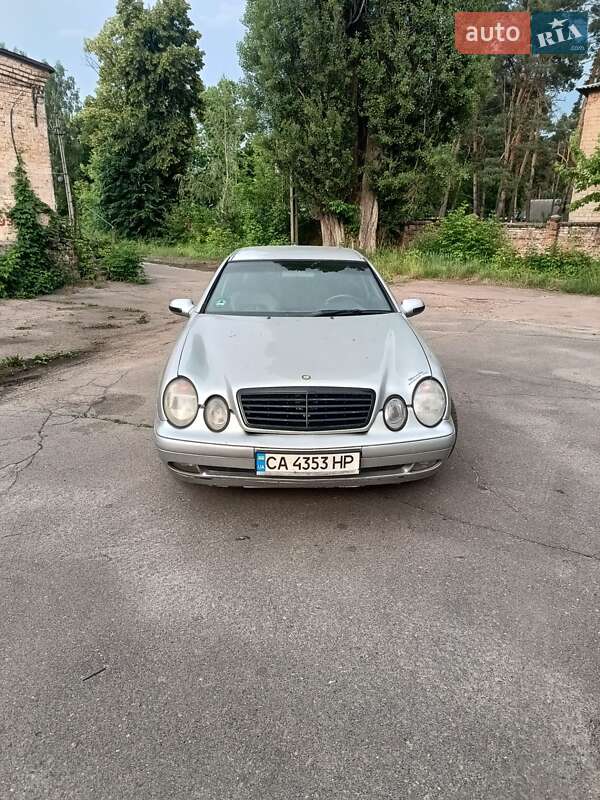 2001 mercedes-benz clk 200