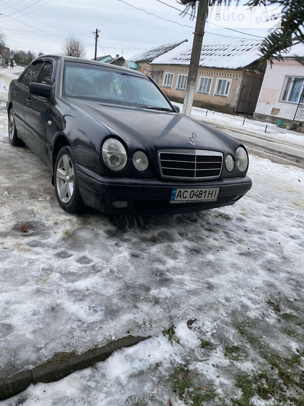 1996 mercedes-benz e 220