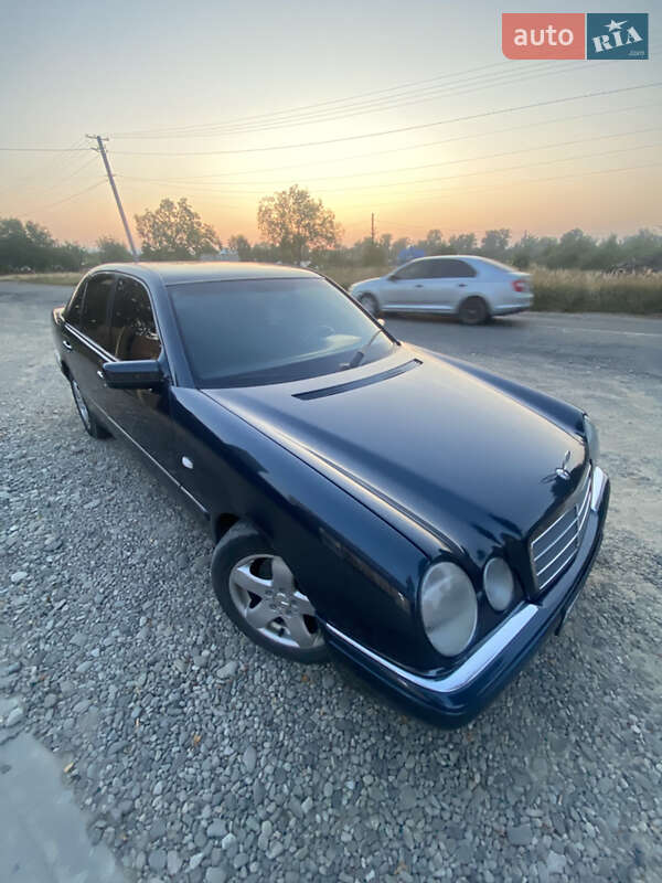 1998 mercedes-benz e-220-d