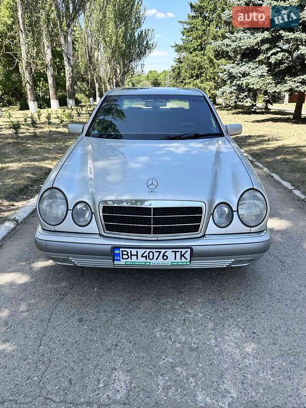 1998 mercedes-benz e-220