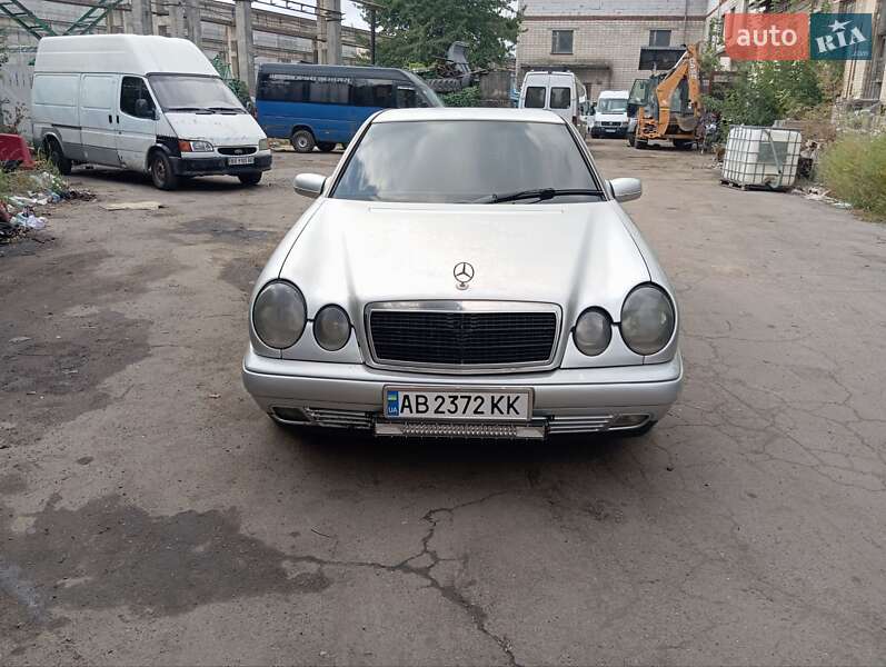 1998 mercedes-benz 210 d