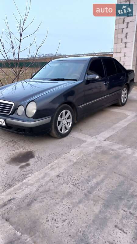 1999 mercedes-benz e-220