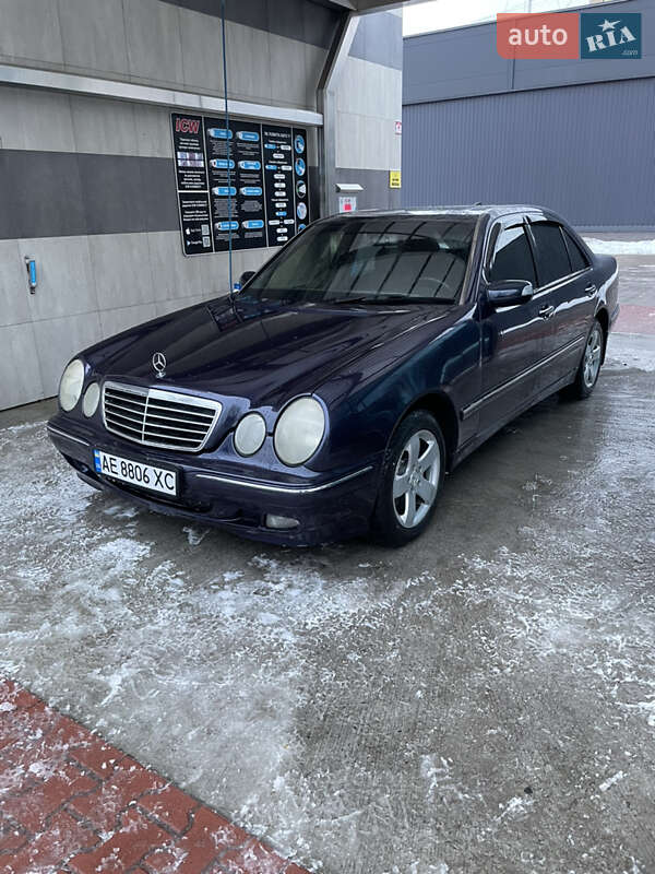 2001 mercedes-benz e 220