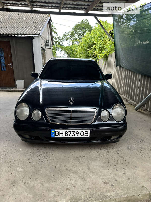2001 mercedes-benz 210