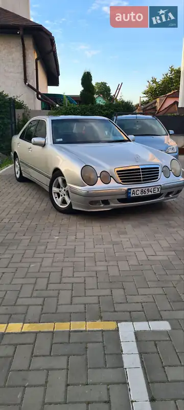 2001 mercedes-benz e 220