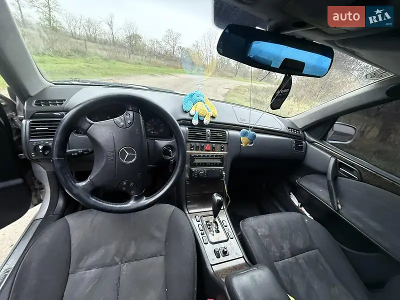 2001 mercedes-benz e-220