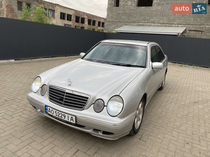 2001 mercedes-benz e 220