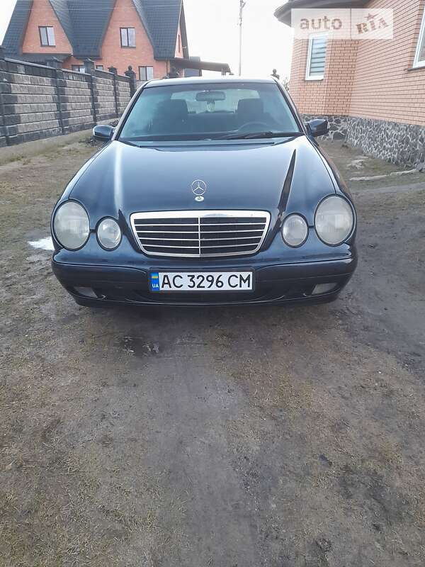 2001 mercedes-benz e 220