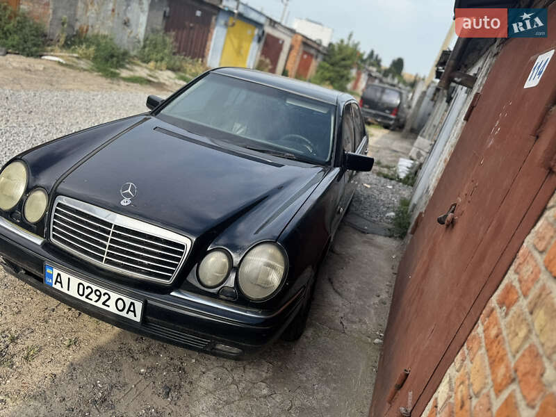 1999 mercedes-benz e-200