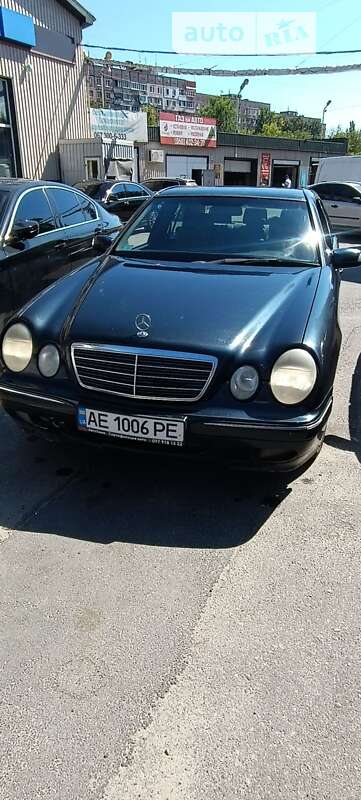 2000 mercedes-benz e 200