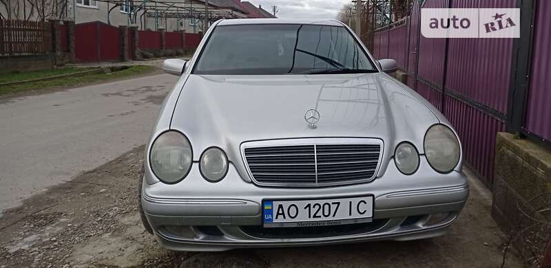 2000 mercedes-benz e 220