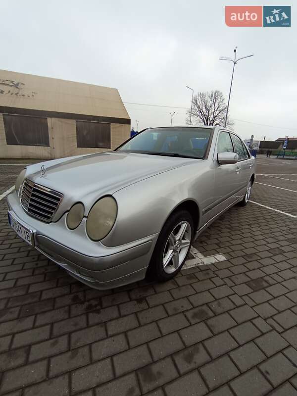 2001 mercedes-benz e 200
