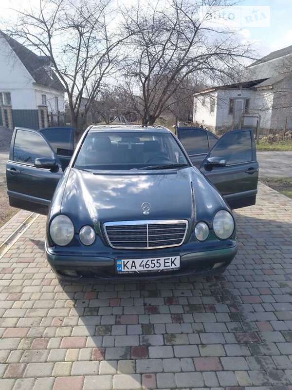 2001 mercedes-benz e 200