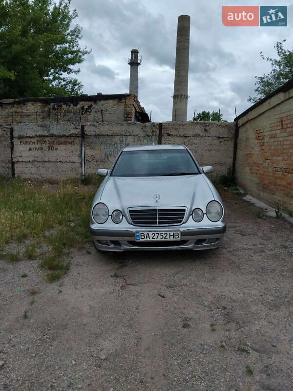 2001 mercedes-benz e 200