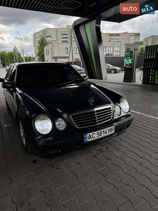 2001 mercedes-benz 210-d
