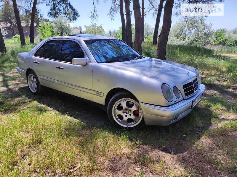 1998 mercedes-benz e 300t d