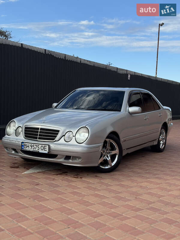 2000 mercedes-benz e-320-