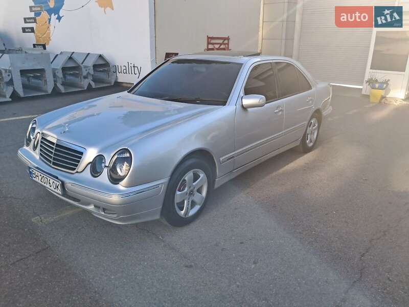 2000 mercedes-benz e-320-