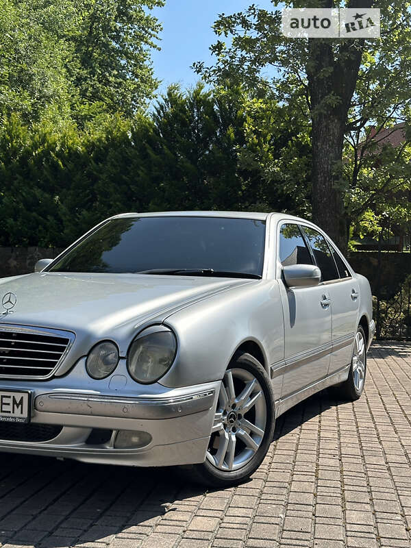 2000 mercedes-benz e 320