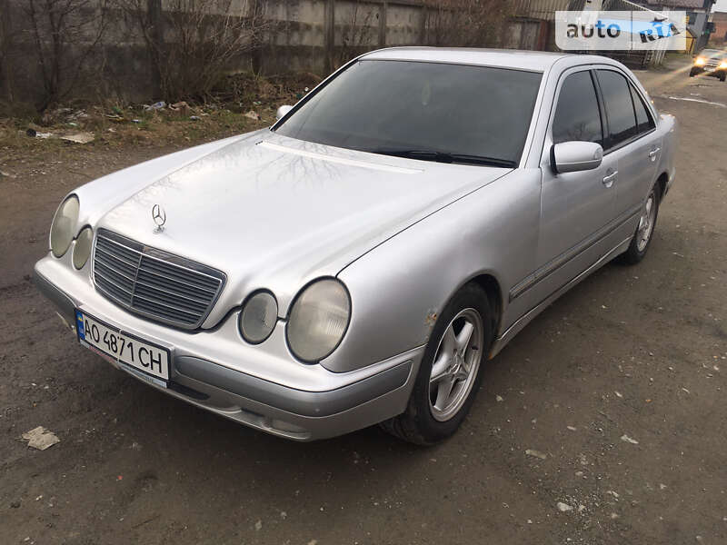 2001 mercedes-benz 210